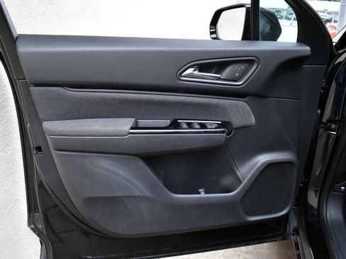 Used 2025 Honda Prologue EX image 15