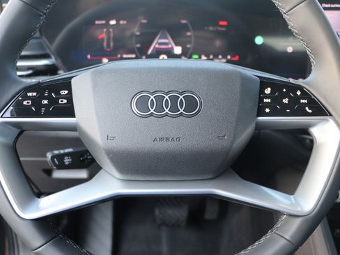 Used 2025 Audi Q5 Premium Plus image 17