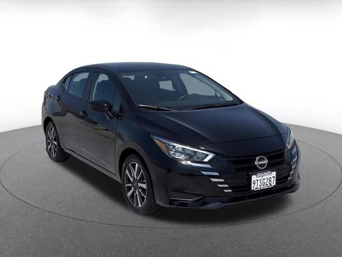 Used 2025 Nissan Versa SV FWD image 3