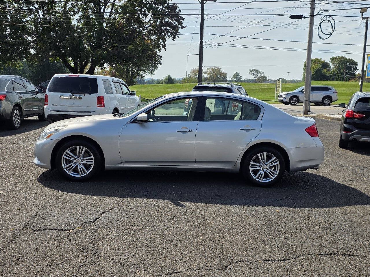 Used 2013 INFINITI G37 x Sedan w/ Premium Pkg AWD/4WD image 8