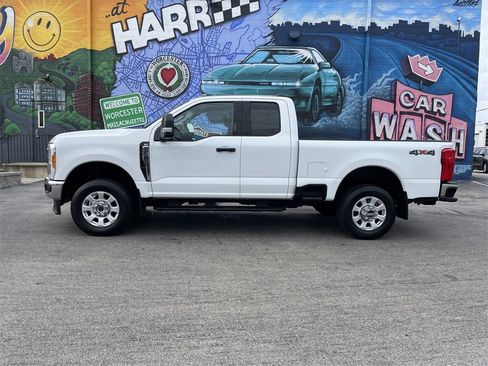 Used 2023 Ford F250 XLT w/ Snow Plow Prep Package image 2