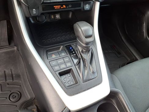 Used 2021 Toyota RAV4 LE AWD/4WD image 34