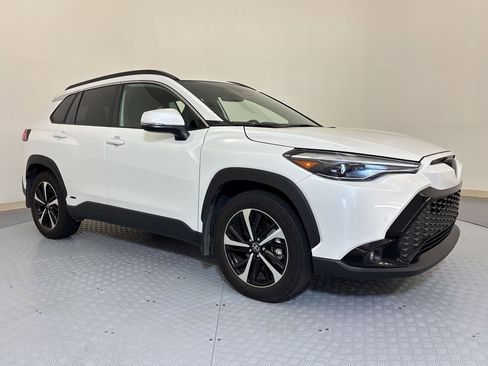 Used 2023 Toyota Corolla Cross XSE w/ Convenience Package image 7