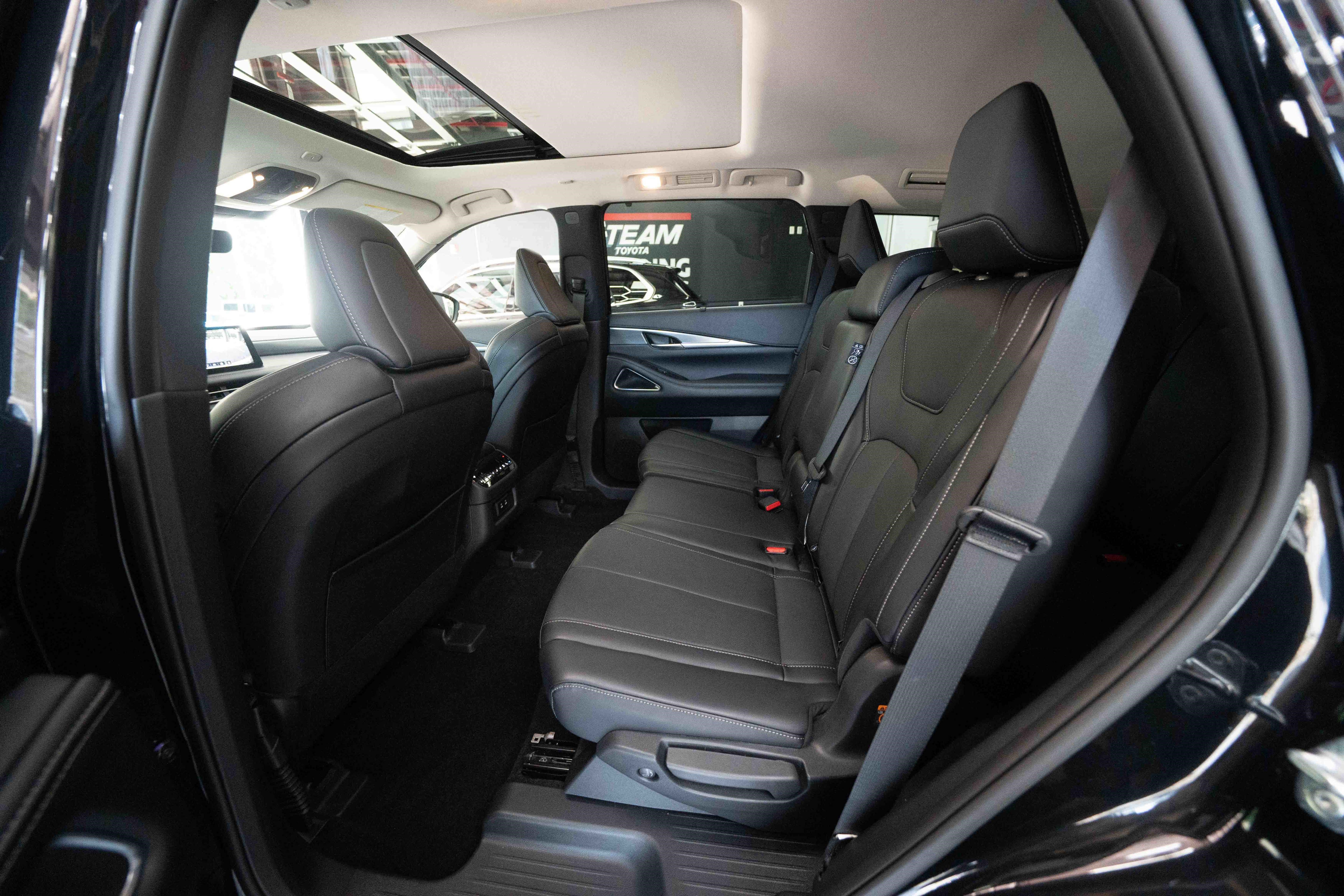 Used 2026 INFINITI QX60 Luxe w/ Cargo Package AWD/4WD image 23