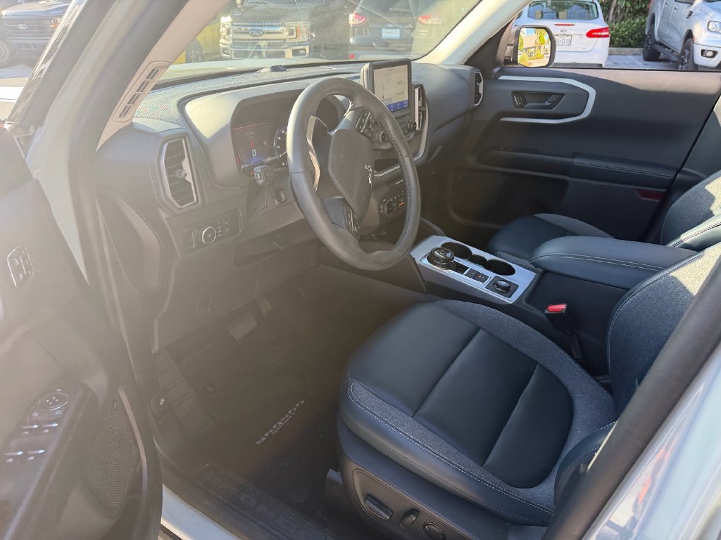Used 2024 Ford Bronco Sport Outer Banks w/ Tech Package AWD/4WD image 11