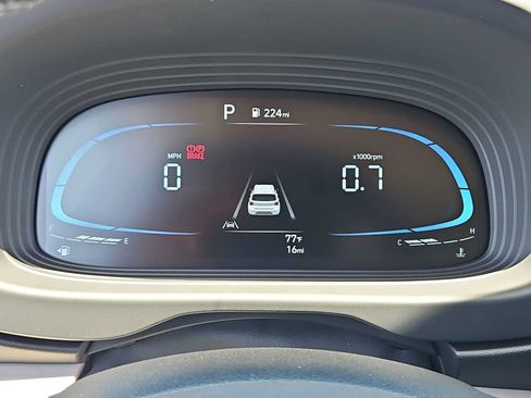 Used 2026 Hyundai Venue SEL FWD image 32