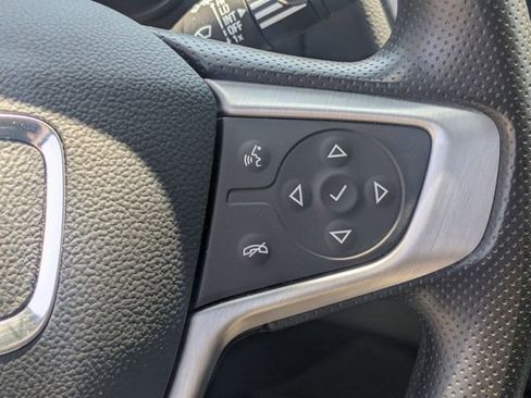 Used 2024 GMC Terrain SLE w/ Driver Convenience Package FWD image 17