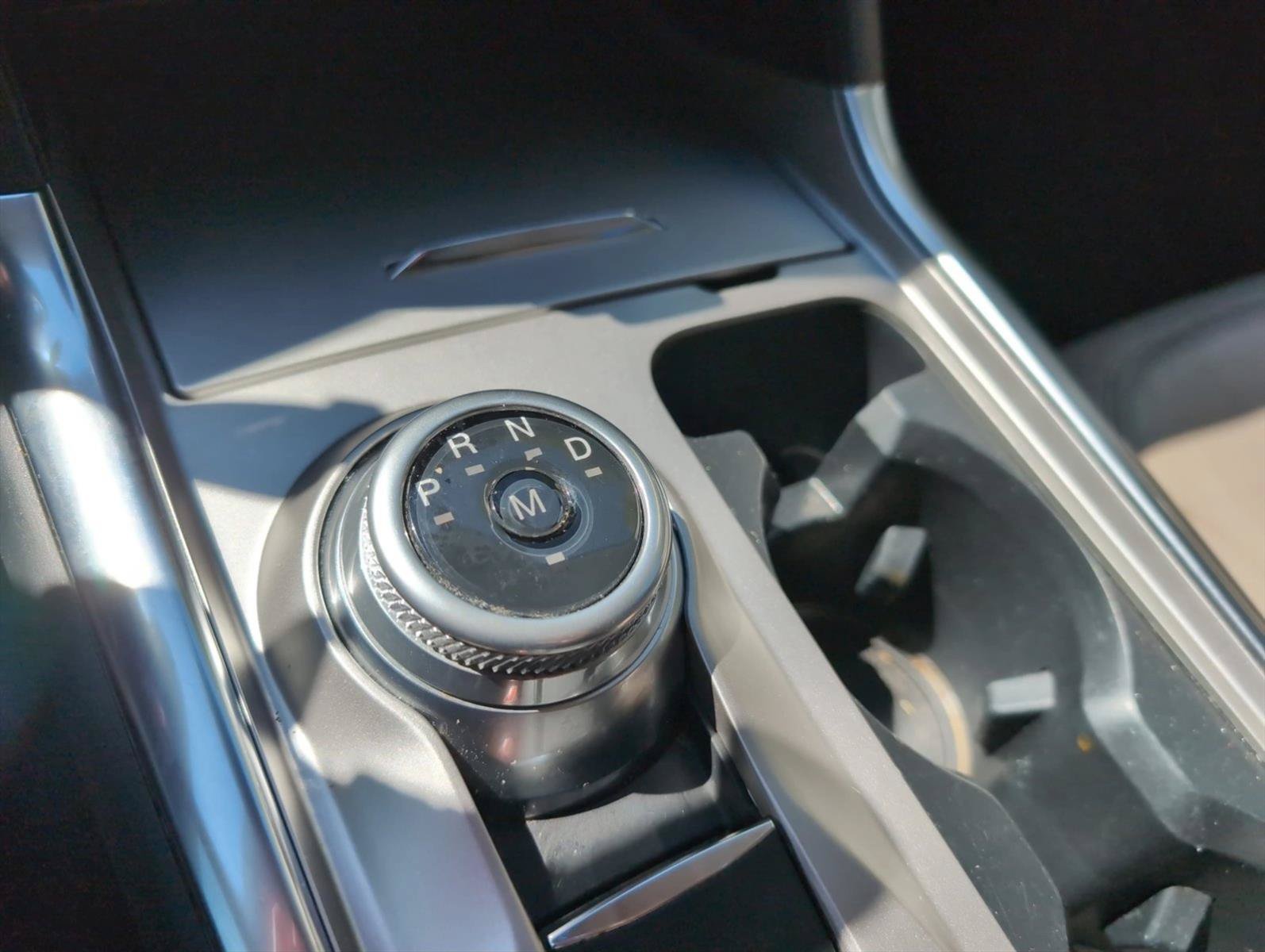 Used 2020 Ford Explorer Limited RWD image 16