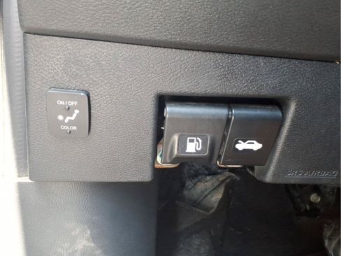 Used 2023 Nissan Kicks SR w/ SR Premium Package FWD image 30