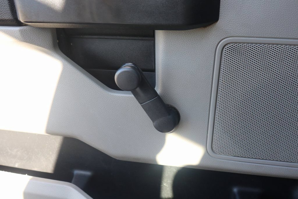 Used 2018 Ford F550 2WD Regular Cab Super Duty image 17