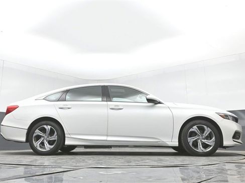 Used 2018 Honda Accord EX image 46