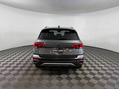 Used 2024 Volkswagen Taos SE FWD image 9