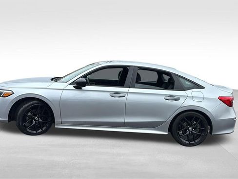 Used 2023 Honda Civic Sport image 4