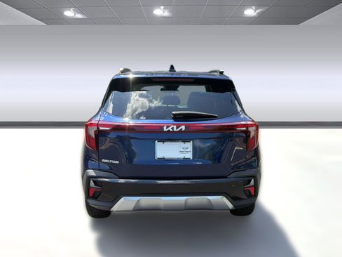Used 2024 Kia Seltos EX FWD image 10