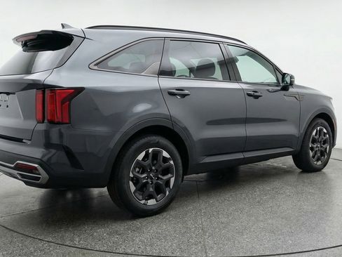 Used 2024 Kia Sorento S AWD/4WD image 9