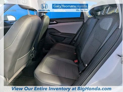 Used 2023 Volkswagen Taos SE FWD image 13