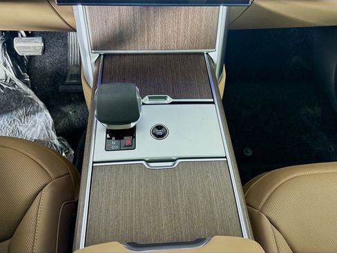 New 2026 Land Rover Range Rover SE image 18