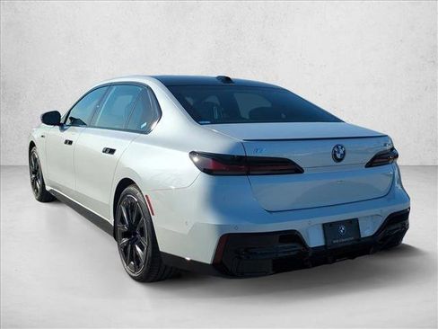 Used 2026 BMW i7 M70 AWD/4WD image 9