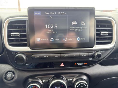 Used 2024 Hyundai Venue SEL image 48