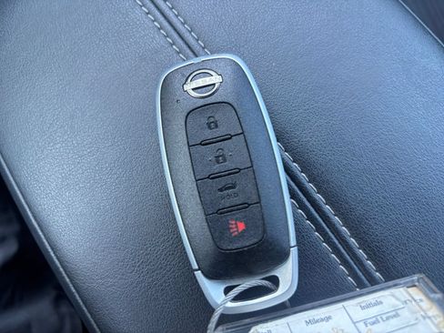 Used 2025 Nissan Sentra SV FWD image 17