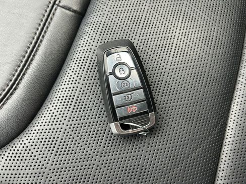 Used 2021 Ford Explorer Platinum w/ Equipment Group 601A image 33