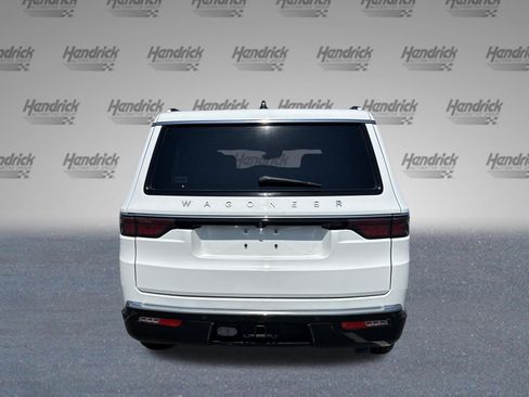 Used 2024 Jeep Wagoneer 4WD w/ Premium Group I image 8