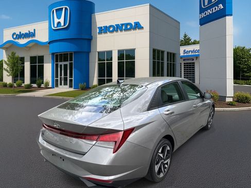 Used 2023 Hyundai Elantra SEL w/ Convenience Package FWD image 6