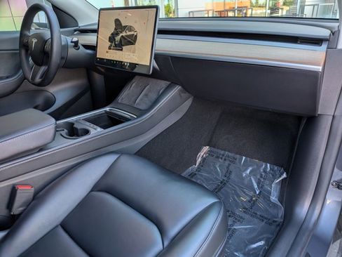 Used 2022 Tesla Model Y Performance image 21