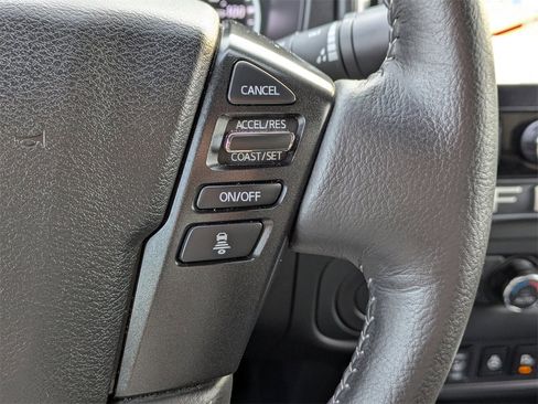 Used 2025 Nissan Frontier SL image 28