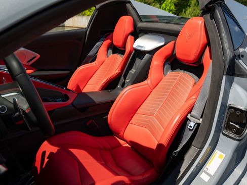 Used 2024 Chevrolet Corvette Stingray Premium Conv w/ Z51 Performance Package RWD image 27