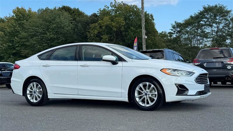 Used 2020 Ford Fusion SE FWD image 3