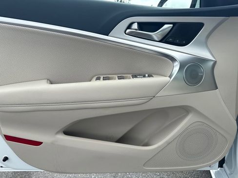 Used 2026 Genesis G70 2.5T Prestige image 10