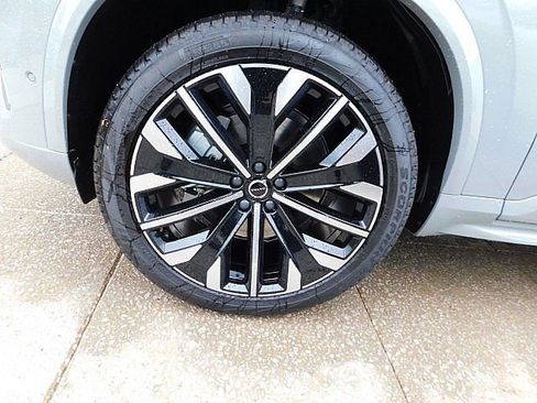 New 2026 Volvo XC90 B6 Plus w/ Protection Package Premier image 12