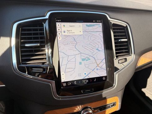 Certified 2025 Volvo XC90 B6 Plus image 28