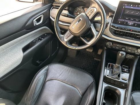 Used 2022 Jeep Compass Latitude image 21