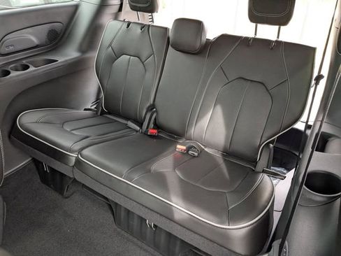 New 2026 Chrysler Pacifica Limited w/ Trailer Tow Group image 33