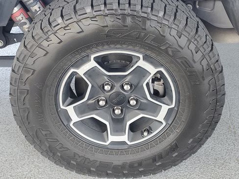 Used 2023 Jeep Gladiator Mojave w/ LED Lighting Group AWD/4WD image 7