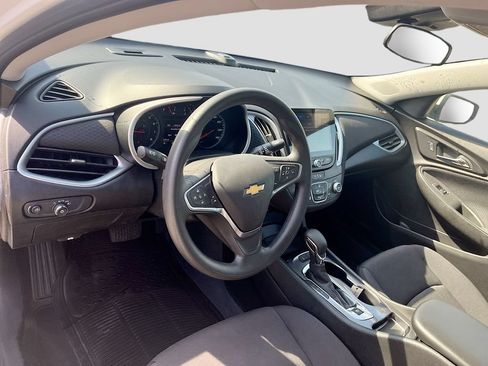 Used 2024 Chevrolet Malibu LS w/ Driver Confidence Package FWD image 9