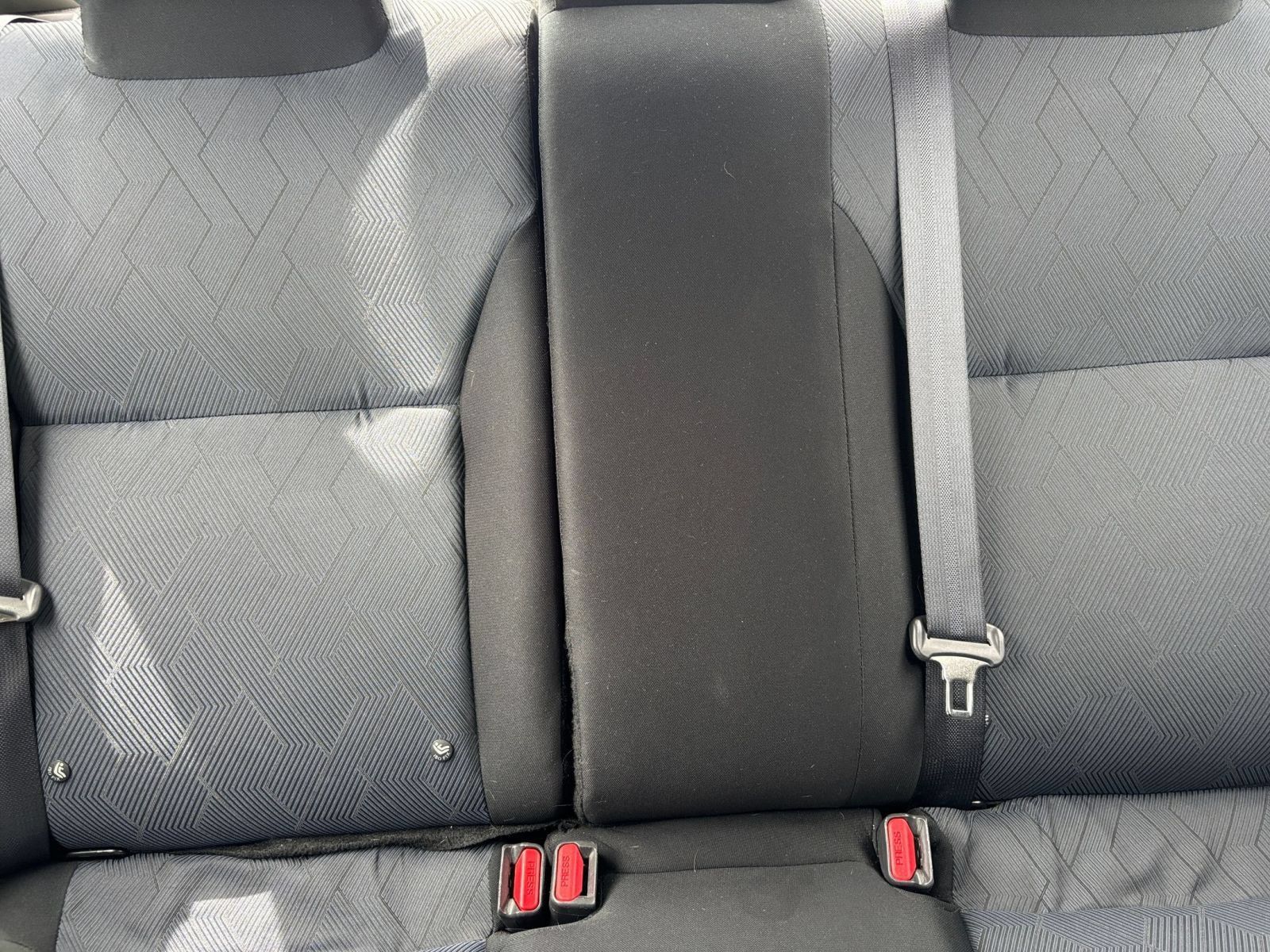 Used 2025 Nissan Versa SV FWD image 35