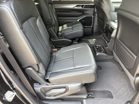 New 2026 Jeep Grand Wagoneer Limited AWD/4WD image 19