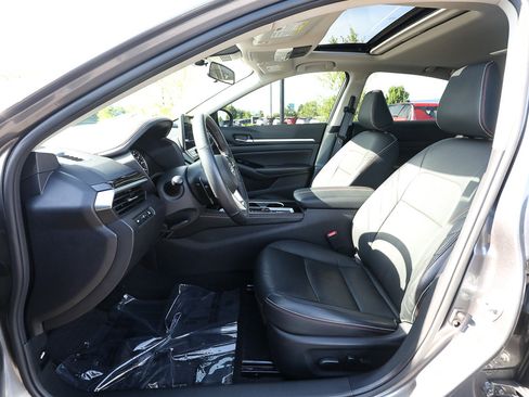 Used 2024 Nissan Altima 2.5 SR w/ SR Premium Package AWD/4WD image 11