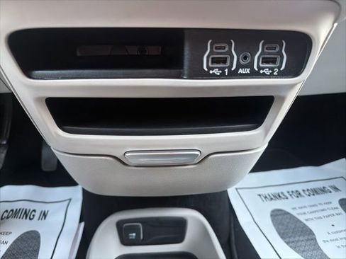 Used 2023 Chrysler Voyager LX FWD image 25