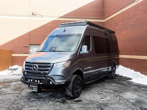 Used 2025 Mercedes-Benz Sprinter 2500 image 3
