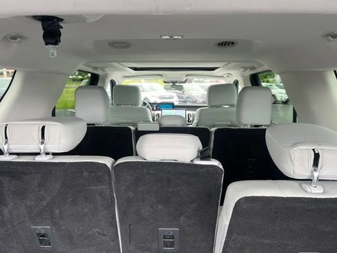 Used 2025 Ford Expedition Max Platinum AWD/4WD image 16