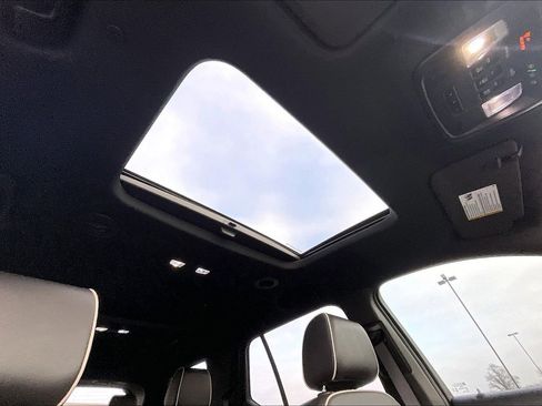 Used 2024 Chevrolet Traverse Premier w/ Redline Edition image 12