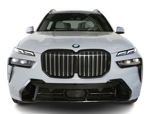 Used 2023 BMW X7 xDrive40i w/ M Sport Package AWD/4WD image 2