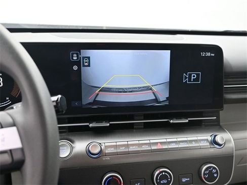 Used 2024 Hyundai Kona SE image 17