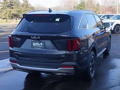New 2026 Kia Sorento S image 2