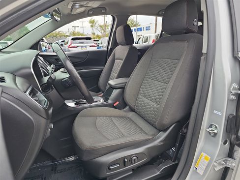 Used 2021 Chevrolet Equinox LT image 15