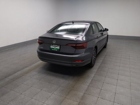 Used 2019 Volkswagen Jetta SE w/ Cold Weather Package FWD image 9
